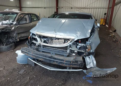 2008 Lincoln Town Car Signature Limited из США, поврежденный, VIN 2LNHM82W08X654660